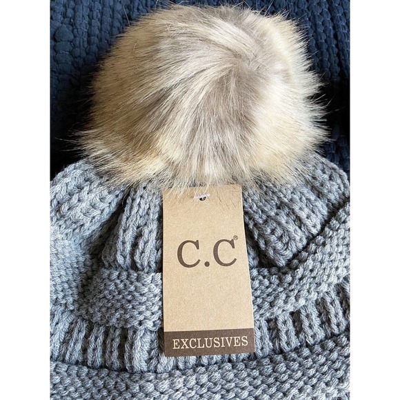 New Adult Size CC Winter Gray Cable Knit Hat Cap Beanie w/ Faux Fur Pom Pom - Picture 4 of 6